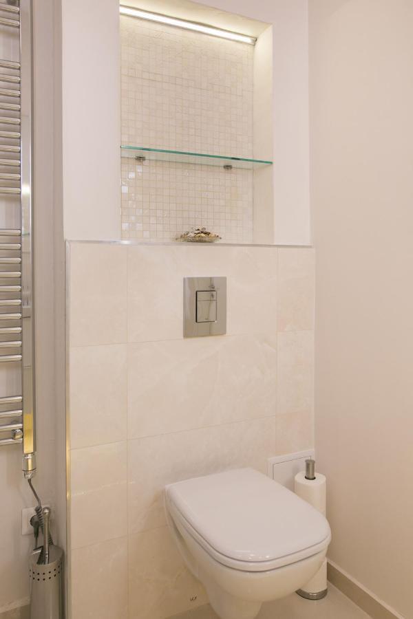 Panni Luxury Apartment Next To Gozsdu Garden Budapest Esterno foto