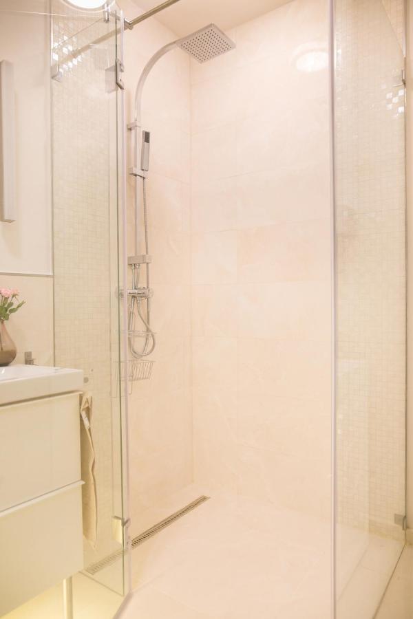 Panni Luxury Apartment Next To Gozsdu Garden Budapest Esterno foto