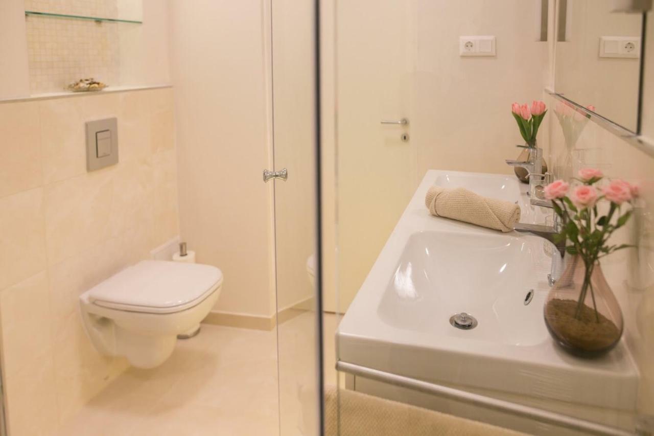 Panni Luxury Apartment Next To Gozsdu Garden Budapest Esterno foto