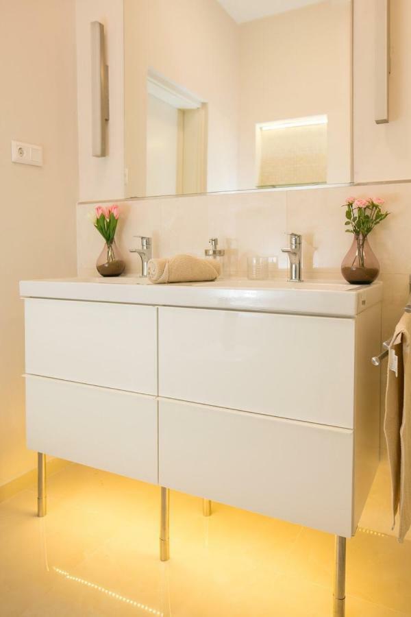 Panni Luxury Apartment Next To Gozsdu Garden Budapest Esterno foto