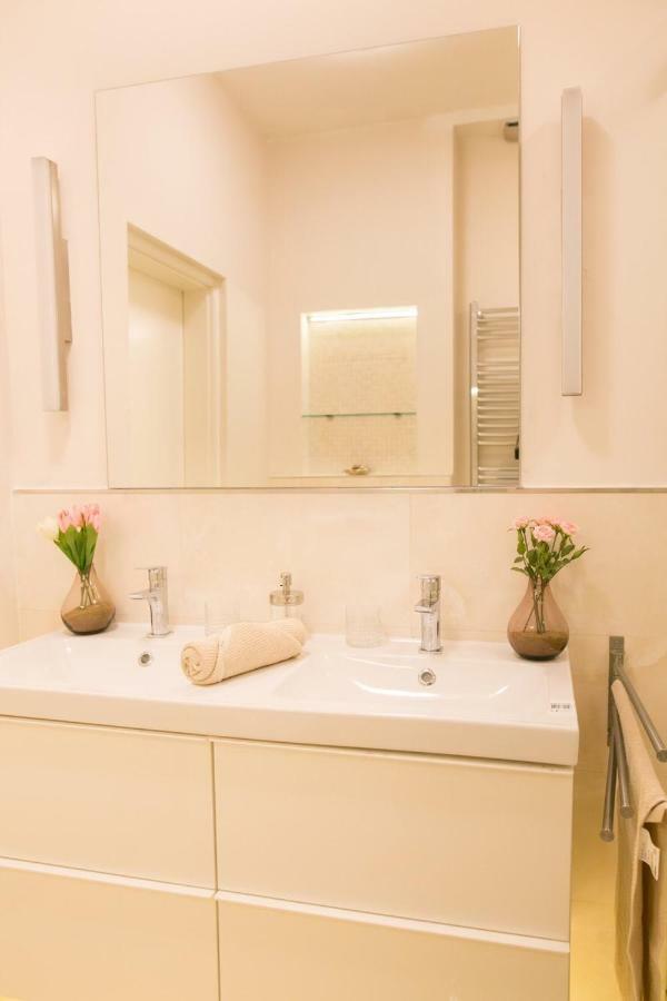 Panni Luxury Apartment Next To Gozsdu Garden Budapest Esterno foto