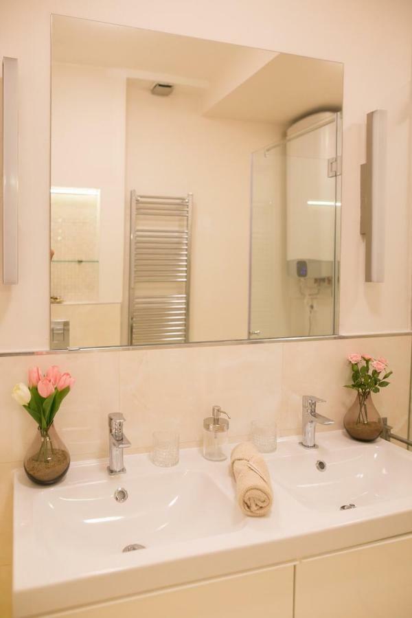 Panni Luxury Apartment Next To Gozsdu Garden Budapest Esterno foto